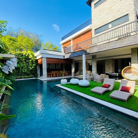 Puri Ratu Jimbaran Exterior foto